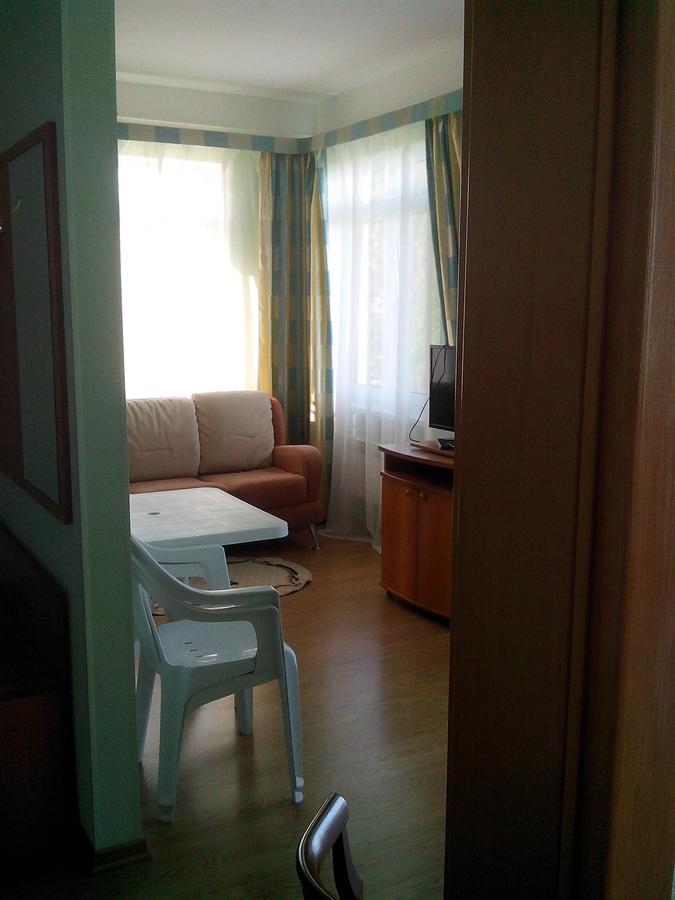 Бестужевский Дворик Gagra Esterno foto