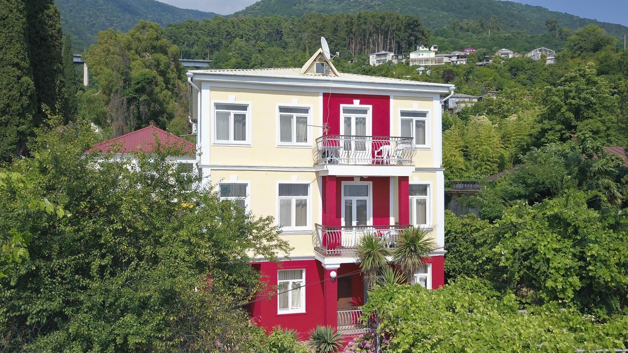 Бестужевский Дворик Gagra Esterno foto